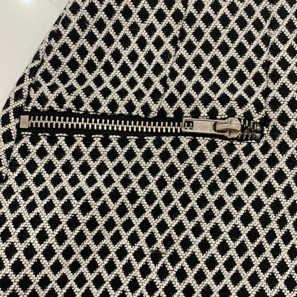 New Look (UK) Mini Skirt, Argyle/Diamond, Black & White, Zippers, (Size US 6) - Picture 5 of 7